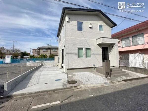 日々の暮らしを快適にする工夫をしたシンプルな新築外構