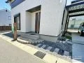 差し色をブラックで統一したナチュラルだけどかっこいい新築外構