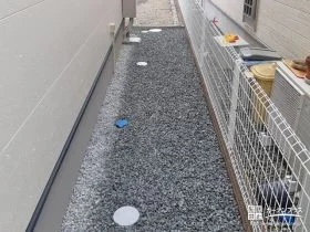 防草シートと砂利敷きの相乗効果[施工後]