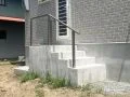 階段の上り下りを安全にする手すり