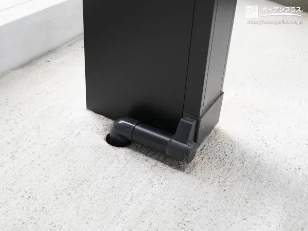雨の日でも足元が汚れにくい配慮を