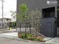 立派な植栽がお出迎え