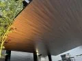 上質な木目調の天井材