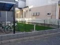 お手入れの手間が無く、快適な敷地境界のメッシュフェンス