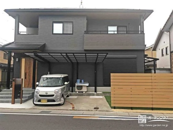 フラット屋根がシャープな印象のモダンなカーポート設置工事