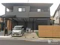 フラット屋根がシャープな印象のモダンなカーポート設置工事
