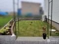 温かみのある風合いのレンガの花壇