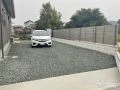 車を停めるスペースとしても、お庭としても活用できる空間