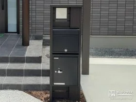 宅配ボックス付きで便利にお使いいただける機能門柱[施工後]