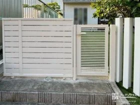 ホワイトカラーで揃え爽やかなお庭境界[施工後]