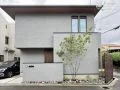 住まいと一体化する門柱が魅せるナチュラルモダンな新築外構