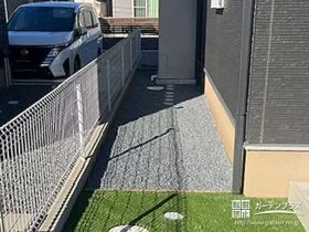 防草シートと砂利で雑草対策をした犬走り[施工後]