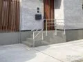 階段の昇降をサポートする手すり