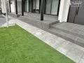 人工芝×インターロッキングテラスで手入れのしやすい快適なお庭へ