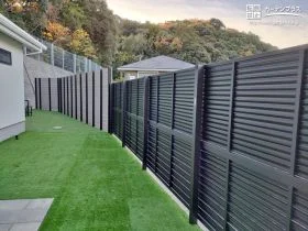 プライバシーを守る、スタイリッシュな目隠しフェンス[施工後]
