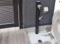 シンプルでスタイリッシュなブラックの立水栓