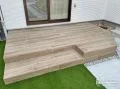 屋外リビングとしても活用できるタイルデッキ
