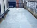 お庭と建物周りに土間コンクリートを打設し雑草対策をした工事