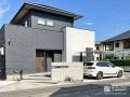 高級感あふれるモノトーン新築外構！昼と夜で楽しむ上質な空間デザイン