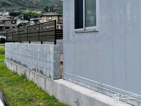 プライバシー確保とデザイン性を両立！おしゃれな目隠しフェンス[施工後]
