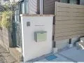 温もりのある南欧スタイルの玄関アプローチ