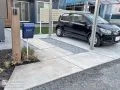 ナチュラルな素材を活かしたラフな雰囲気がおしゃれな玄関アプローチ