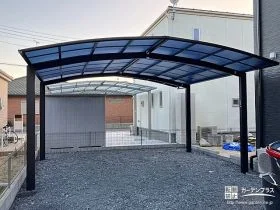 1台用の屋根先をつなぎ合わせたM字型のカーポート設置工事