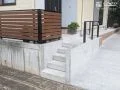 頑丈でスタイリッシュなRC擁壁の玄関アプローチ