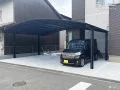 迫力の3台用カーポート！機能性抜群の駐車スペース