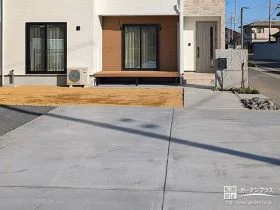 石積門柱と植栽スペースで洗練された印象を与えるファサード工事