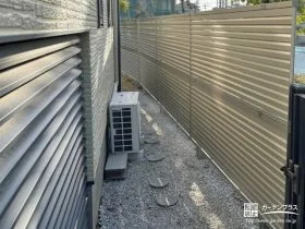2段支柱で高さを出したフェンスでしっかり視線をカットした工事