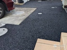 透水性アスファルトを舗装し雨天時も快適な駐車スペース工事