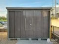 ブラウンカラーがお庭に優しくマッチする物置