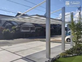 広い駐車スペースにぴったり！スタイリッシュで機能的な片側支持のカーポート[施工後]