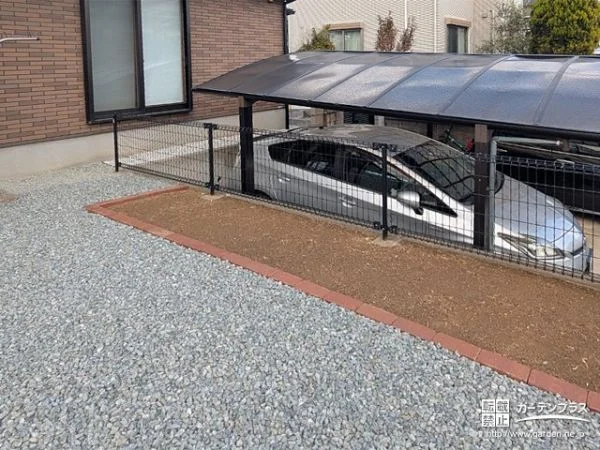 レンガの植栽スペースがアクセントとなったお庭の雑草対策工事