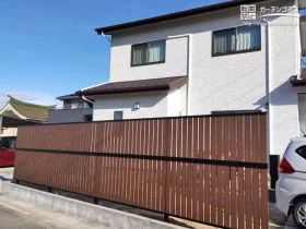 雨の日も快適に利用できプライバシーを両立するエクステリア設置