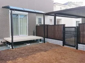 縦のスリットがスタイリッシュな目隠しフェンス[施工後]