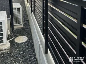 犬走りの雑草対策として防草シートと砂利を敷設[施工後]