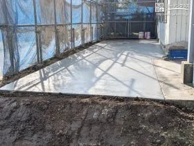 日々の作業効率も向上する快適な駐車スペースへ舗装工事