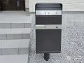 シンプルで落ち着いた印象の機能門柱