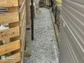 雑草対策をした犬走り