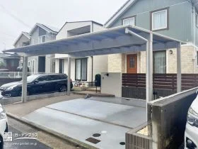 レンガ目地が彩る、温もりを感じる駐車スペース[施工後]