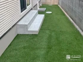 防草シートと人工芝の敷設で雑草対策[施工後]