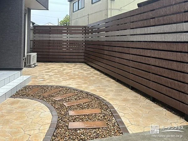 目隠しフェンスでプライベート性を高めた玄関周りリフォーム工事