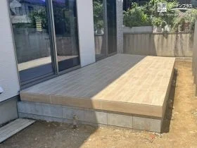 昼も夜も心地よい、タイルデッキのある暮らし[施工後]