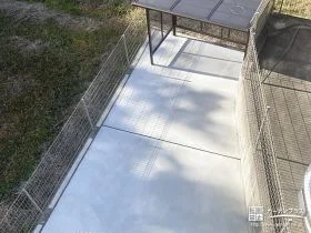 主庭に土間コンクリートを打設し草むしりの手間を省いた工事