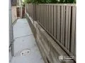 犬走りに雑草対策を施し目隠フェンスも取り付けて快適にした工事