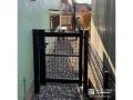 ワンちゃんの脱走対策として門扉を設置