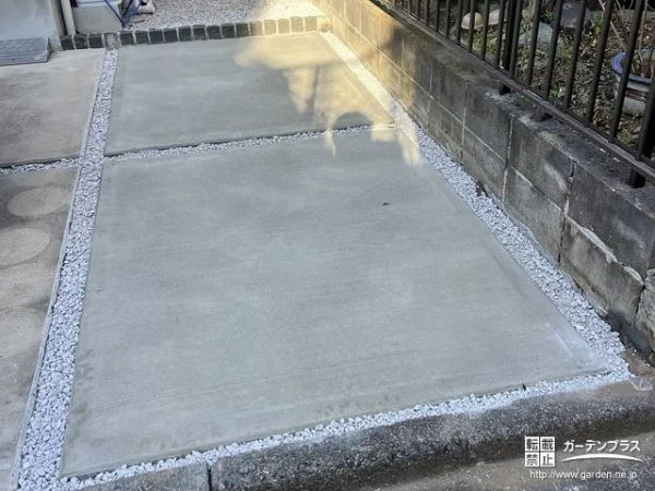 No.24761 花壇を撤去し駐車スペースを拡張した前庭部分のリフォーム工事[施工後]