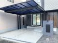 雨に濡れずに行き来できる、家族に優しい駐車空間